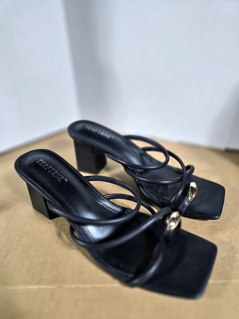 TEAIRNE Black Strappy Block Heel Sandals US 10 Like New